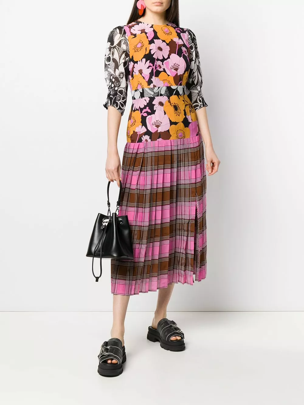 Karl Lagerfeld K/Ikonik bucket bag