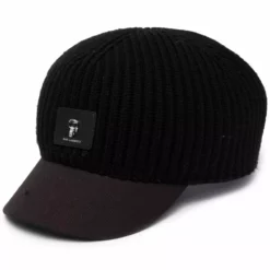 Karl Lagerfeld ikonik knitted cap